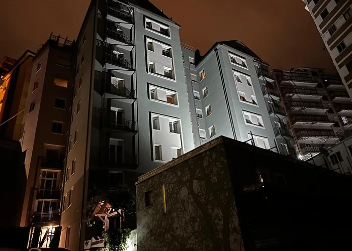 ESSENTIAL HOUSE In Centro Città Con Parcheggio Privato E WIFIAlbergo